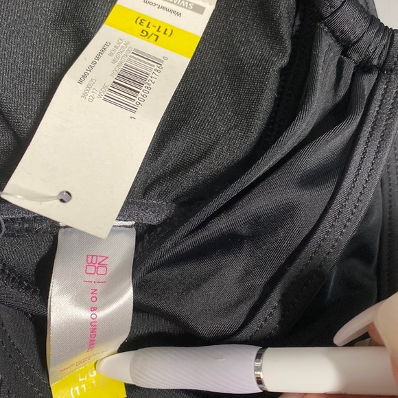 BOO HOO BLACK BIKINI TOP NWT LARGE - Picture 4 of 5